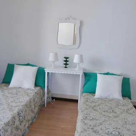 Down Towm Apartment *